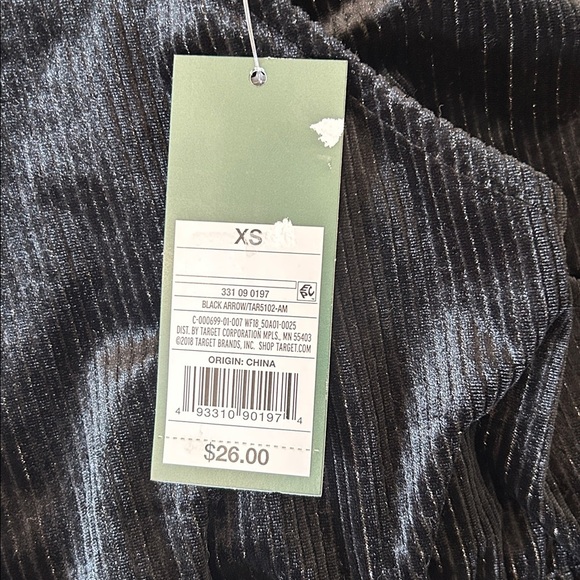 NWT Wild Fable Black Velvet Long Sleeve Romper | Velvet Romper | Velvet - Picture 4 of 8